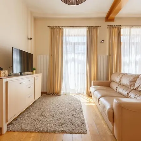 Big 3-bedroom And 3-bathroom Apartament Apartment *