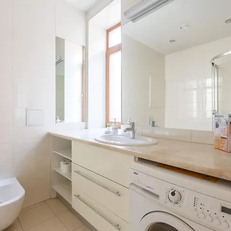 Big 3-bedroom And 3-bathroom Apartament شقة ريغا
