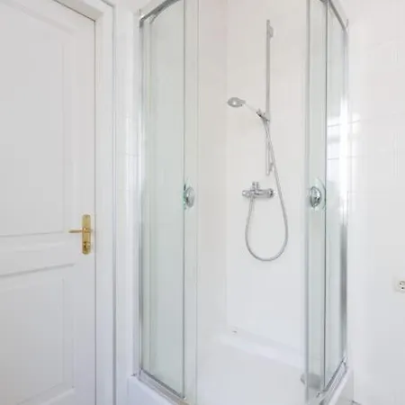 Big 3-bedroom And 3-bathroom Apartament * Рига